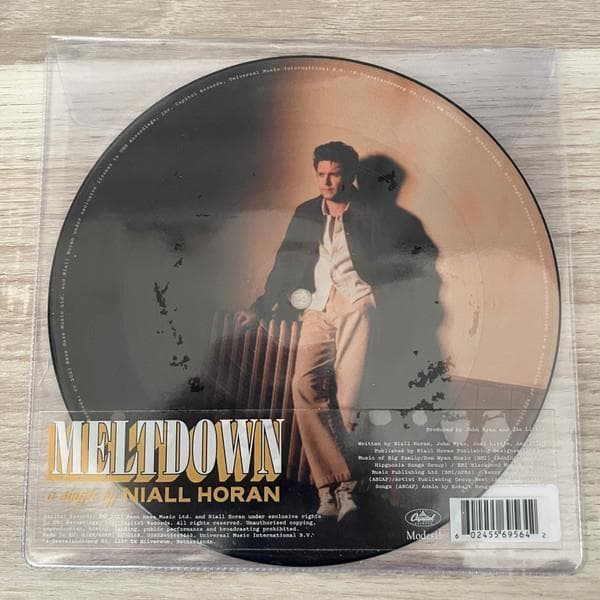 Album afbeelding 1 van 1